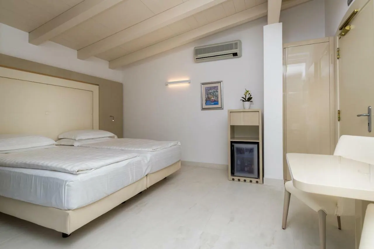 Hotel Vega Malcesine