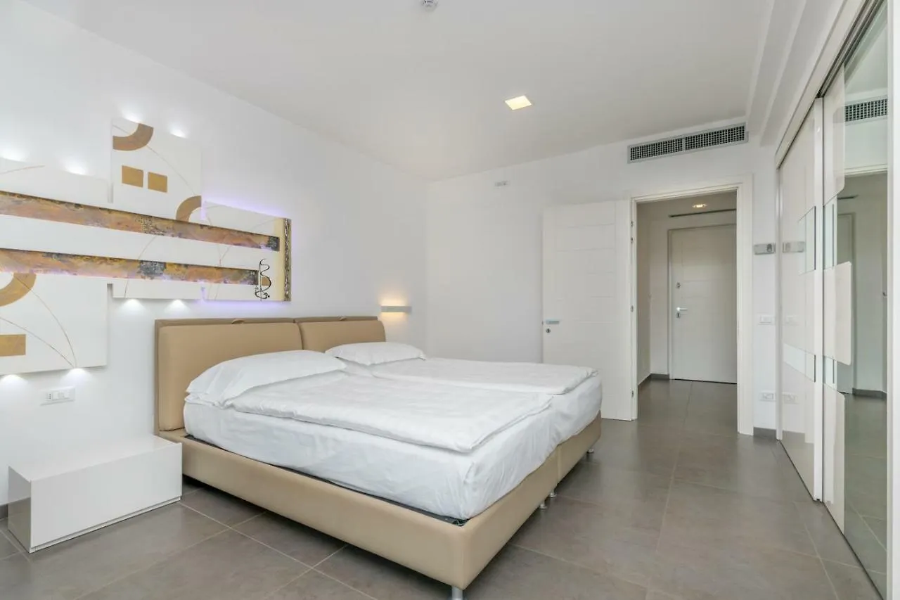 Hotel Vega Malcesine 3*,