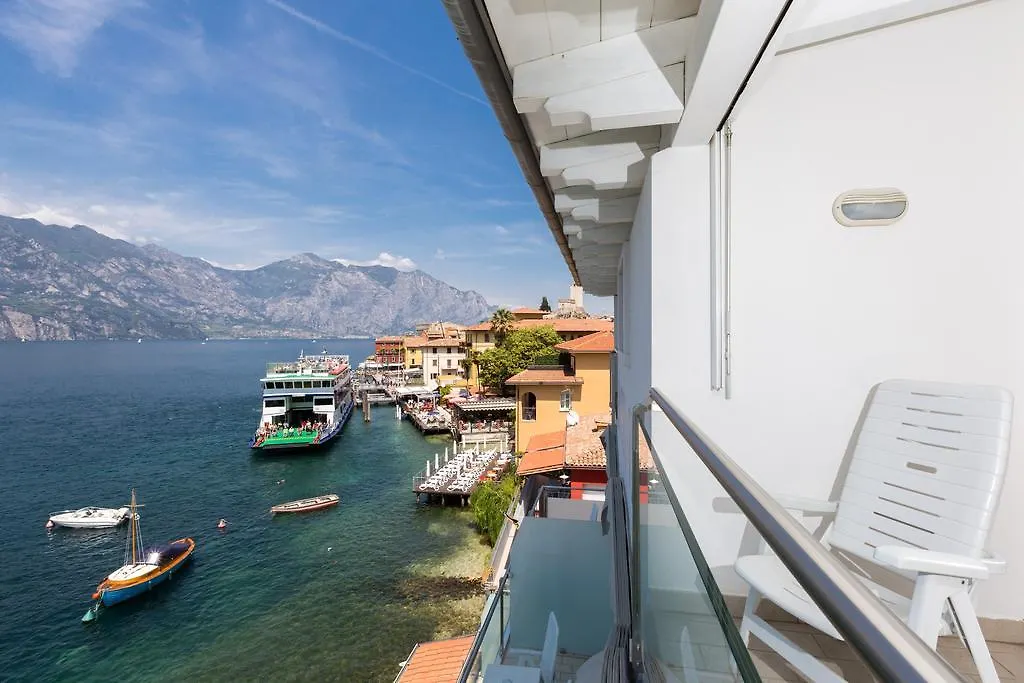 Hotel Vega Malcesine 3*,
