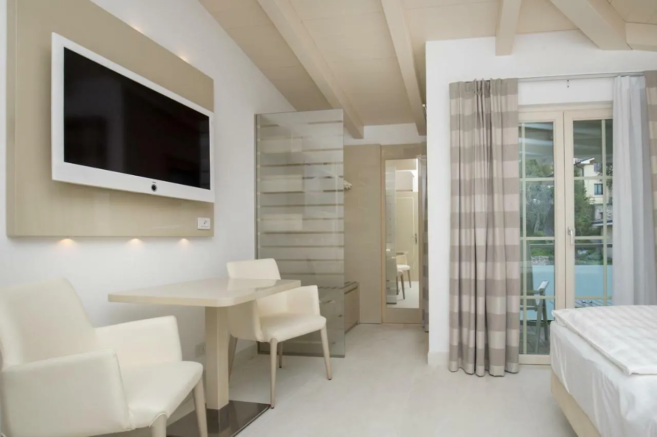 Hotel Vega Malcesine 3*,  Italien